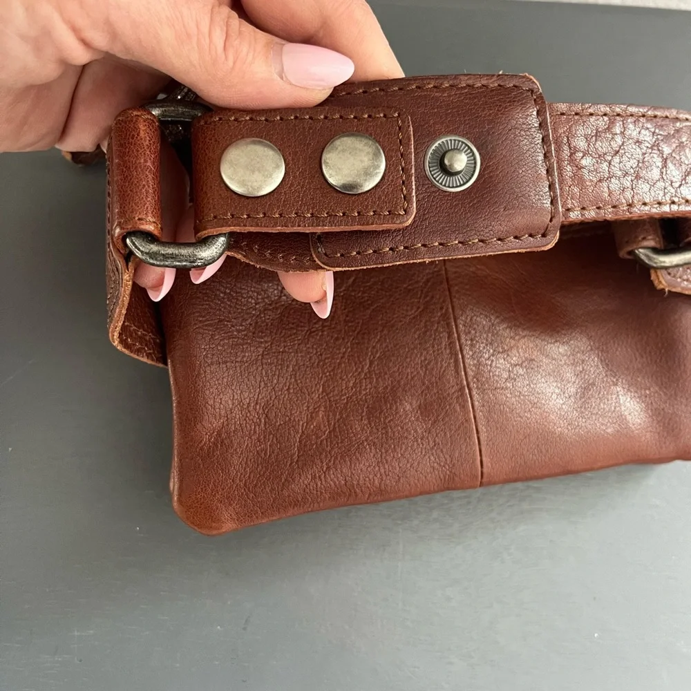 Spike & Sparrow Genuine Leather Brown Belt Bag - Picture 7 of 8